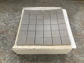 Lot 66  
            Marchington SR18 - Collection 

                
(COLLECTION ONLY) 1 BOX = 9 SHEETS OF 300MM2 STONE MOSAIC TILES IN TABACCO - ORIG...