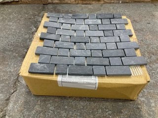 Lot 71  
            Marchington SR18 - Collection 

                
(COLLECTION ONLY) 1 BOX = 11 SHEETS OF BRICK ANTHRACITE 305MM2 STONE MOSAIC TILES...