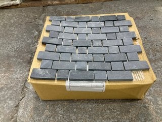 Lot 72  
            Marchington SR18 - Collection 

                
(COLLECTION ONLY) 1 BOX = 11 SHEETS OF BRICK ANTHRACITE 305MM2 STONE MOSAIC TILES...
