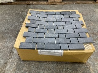 Lot 73  
            Marchington SR18 - Collection 

                
(COLLECTION ONLY) 1 BOX = 11 SHEETS OF BRICK ANTHRACITE 305MM2 STONE MOSAIC TILES...