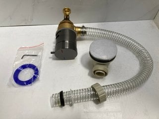 Lot 808  
            Marchington SR18 - Delivery or Collection 

                
BATH OVERFLOW FILLER IN GUNMETAL WITH SPRUNG WASTE - ORIGINAL RRP £228: LOCATION ...