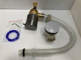 Lot 809  
            Marchington SR18 - Delivery or Collection 

                
BATH OVERFLOW FILLER IN GUNMETAL WITH SPRUNG WASTE - ORIGINAL RRP £228: LOCATION ...