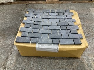 Lot 80  
            Marchington SR18 - Collection 

                
(COLLECTION ONLY) 1 BOX = 11 SHEETS OF BRICK ANTHRACITE 305MM2 STONE MOSAIC TILES...