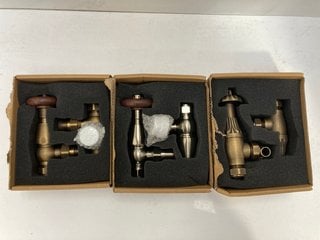 Lot 819  
            Marchington SR18 - Delivery or Collection 

                
QTY OF ASSORTED TRADITIONAL 15MM TRV VALVES WITH LOCK SHIELDS - ORIGINAL RRP £855...