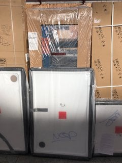 Lot 861  
            Marchington SR18 - Collection 

                
(COLLECTION ONLY) CLEAR GLASS SILVER FRAMED 800 X 1850MM SHOWER PANEL WITH A PEAR...