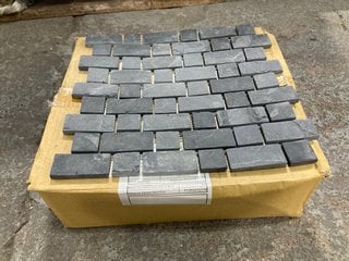 Lot 88  
            Marchington SR18 - Collection 

                
(COLLECTION ONLY) 1 BOX = 11 SHEETS OF BRICK ANTHRACITE 305MM2 STONE MOSAIC TILES...