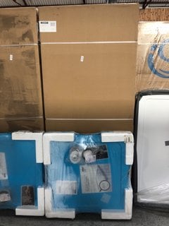 Lot 897  
            Marchington SR18 - Collection 

                
(COLLECTION ONLY) CLEAR GLASS SILVER FRAMED 800 X 1950MM CORNER ENTRY SHOWER ENCL...