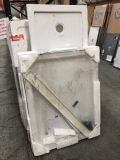 Lot 900  
            Marchington SR18 - Collection 

                
(COLLECTION ONLY) QTY OF ASSORTED SHOWER TRAYS TO INCLUDE PEARLSTONE WALK IN 1700...