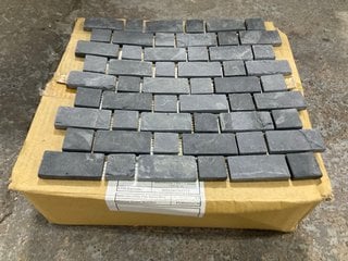Lot 91  
            Marchington SR18 - Collection 

                
(COLLECTION ONLY) 1 BOX = 11 SHEETS OF BRICK ANTHRACITE 305MM2 STONE MOSAIC TILES...
