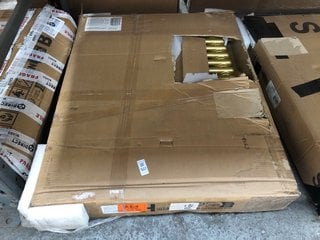 Lot 922  
            Marchington SR18 - Delivery or Collection 

                
TRADITIONAL HORIZONTAL 2 COLUMN CAST IRON STYLE RADIATOR IN METALLIC GOLD 785 X 6...