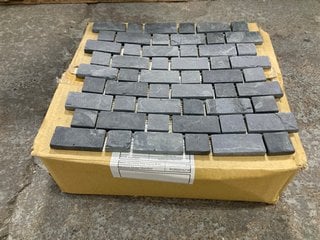 Lot 92  
            Marchington SR18 - Collection 

                
(COLLECTION ONLY) 1 BOX = 11 SHEETS OF BRICK ANTHRACITE 305MM2 STONE MOSAIC TILES...