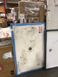 Lot 933  
            Marchington SR18 - Collection 

                
(COLLECTION ONLY) CLEAR GLASS SILVER FRAMED 700 X 1850MM SHOWER PANEL WITH A STON...