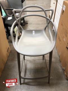 Lot 103  
            Marchington SR10 - Delivery or Collection 

                
KARTELL MASTERS BARSTOOL IN LIGHT GREY FINISH - ORIGINAL RRP £294: LOCATION - B7