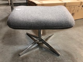 Lot 111  
            Marchington SR10 - Delivery or Collection 

                
JOHN LEWIS & PARTNERS UPHOLSTERED SMALL FOOTSTOOL IN SAGA GREY FABRIC: LOCATION - B7