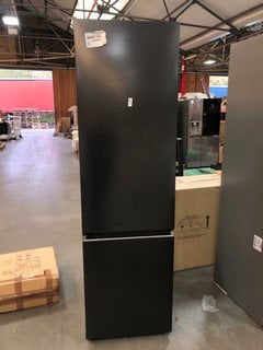 Lot 123  
            Marchington SR10 - Delivery or Collection 

                
SAMSUNG FREESTANDING FRIDGE FREEZER : MODEL RB38C607AB1 - ORIGINAL RRP £949: LOCA...