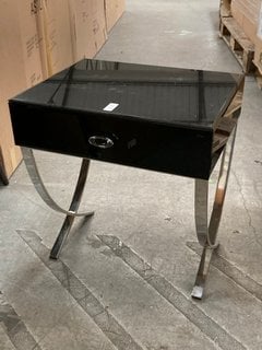 Lot 318  
            Marchington SR10 - Delivery or Collection 

                
MODERN CONTEMPORARY STYLE 1 DRAWER BEDSIDE TABLE IN HIGH GLOSS BLACK WITH CHROME ...