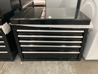 Lot 381  
            Marchington SR10 - Delivery or Collection 

                
5 DRAWER TOOL CHEST IN BLACK: LOCATION - A4