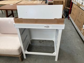 Lot 405  
            Marchington SR10 - Delivery or Collection 

                
JOHN LEWIS & PARTNERS ELEMENTARY DRESSER IN WHITE - ORIGINAL RRP £160: LOCATION - A2