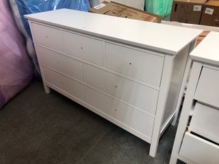 Lot 514  
            Marchington SR10 - Delivery or Collection 

                
JOHN LEWIS & PARTNERS WILTON 7 DRAWER WIDE CHEST IN WHITE - ORIGINAL RRP £448: LO...