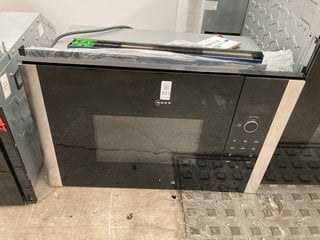 Lot 603  
            Marchington SR10 - Delivery or Collection 

                
NEFF BUILT IN MICROWAVE OVEN : MODEL HLAWD23N0N - ORIGINAL RRP £429: LOCATION - A6