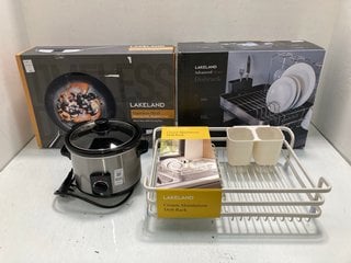 Lot 1015  
            Marchington SR13 - Parcel Delivery Only 

                
4 X ASSORTED HOUSEHOLD ITEMS TO INCLUDE STAINLESS STEEL 28CM NON-STICK FRYING PAN...