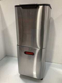 Lot 1023  
            Marchington SR13 - Parcel Delivery Only 

                
JOSEPH JOSPEH TOTEM COMPACT 40L WASTE SEPARATION AND RECYCLING UNIT IN STAINLESS ...