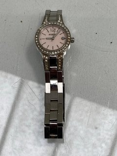 Lot 1041  
            Marchington SR13 - Parcel Delivery Only 

                
FOSSIL LADIES WRISTWATCH IN STAINLESS STEEL SET WITH CLEAR STONES: LOCATION - F3
