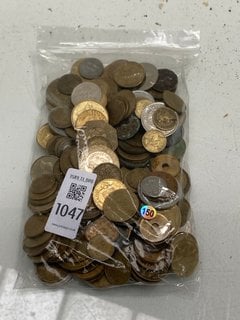 Lot 1047  
            Marchington SR13 - Parcel Delivery Only 

                
A COLLECTION OF VINTAGE COINAGE: LOCATION - F3