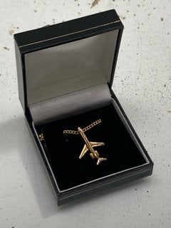 Lot 1075  
            Marchington SR13 - Parcel Delivery Only 

                
BOEING 717 GOLD PLATED VINTAGE PENDANT AND CHAIN, BOXED: LOCATION - F3