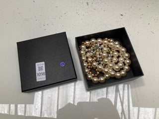 Lot 1098  
            Marchington SR13 - Parcel Delivery Only 

                
A BOX OF VINTAGE SIMULATED PEARLS: LOCATION - F2