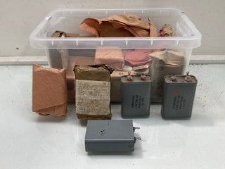 Lot 1116  
            Marchington SR13 - Parcel Delivery Only 

                
A LARGE AMOUNT OF AMERICAN ARMY CAPACITORS, MANY STILL WRAPPED FOR SHIPPING: LOCA...