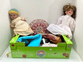 Lot 1118  
            Marchington SR13 - Parcel Delivery Only 

                
A LARGE QUANTITY OF ANTIQUE DOLLS TO INCLUDE BISQUE HEAD: LOCATION - F2