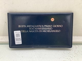 Lot 1135  
            Marchington SR13 - Parcel Delivery Only 

                
SOLID SILVER ITALIAN MEDALLIC FIRST DAY COVER 1975 - LEONARDO DA VINCI, IN FOLDER...