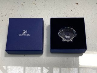 Lot 1139  
            Marchington SR13 - Parcel Delivery Only 

                
A BOXED SWAROVSKI CHRYSTAL SCULTPURE OF A SEASHELL: LOCATION - F1