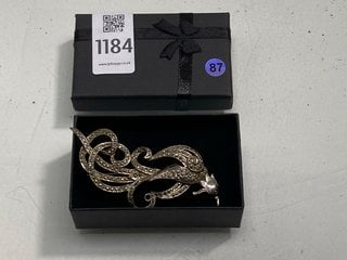 Lot 1184  
            Marchington SR13 - Parcel Delivery Only 

                
AN ANTIQUE LARGE SILVER COLOURED BIRD OF PARADISE BROOCH SET WITH CLEAR STONES, B...