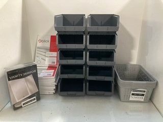 Lot 123  
            Marchington SR13 - Parcel Delivery Only 

                
QTY OF ASSORTED ITEMS TO INCLUDE SET OF TOOL TIDY TRAYS IN GREY: LOCATION - WH4