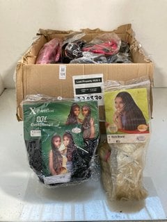 Lot 124  
            Marchington SR13 - Parcel Delivery Only 

                
QTY OF ASSORTED WIGS IN VARIOUS DESIGNS AND COLOURS TO INCLUDE DARLING SUPERSTAR ...