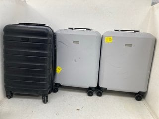 Lot 1258  
            Marchington SR13 - Parcel Delivery Only 

                
3 X JOHN LEWIS & PARTNERS 4 WHEELED HARD SHELL CABIN CASES IN GREY & BLACK: LOCAT...