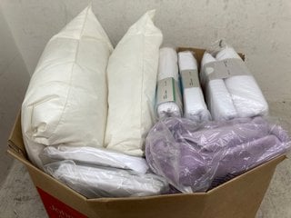 Lot 1296  
            Marchington SR13 - Parcel Delivery Only 

                
QTY OF ASSORTED BEDDING ITEMS TO INCLUDE JOHN LEWIS & PARTNERS KINGSIZE COTTON DU...