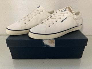 Lot 129  
            Marchington SR13 - Parcel Delivery Only 

                
FRED PERRY BASELINE CANVAS TRAINERS IN OFF WHITE-UK SIZE 10-ORIGINAL RRP £75.00: ...