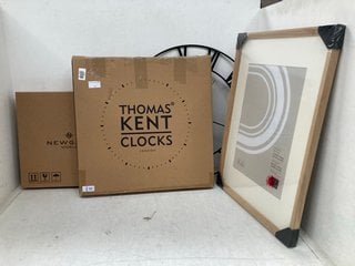 Lot 1300  
            Marchington SR13 - Parcel Delivery Only 

                
4 X ASSORTED HOMEWARE ITEMS TO INCLUDE JOHN LEWIS & PARTNERS PHOTO FRAME IN NATUR...