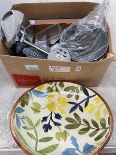 Lot 1313  
            Marchington SR13 - Parcel Delivery Only 

                
QTY OF ASSORTED HOUSEHOLD ITEMS TO INCLUDE JOHN LEWIS & PARTNERS ULLA FINE CHINA ...