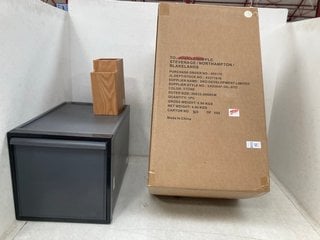 Lot 1338  
            Marchington SR13 - Parcel Delivery Only 

                
3 X ASSORTED JOHN LEWIS & PARTNERS HOUSEHOLD ITEMS TO INCLUDE JOHN LEWIS & PARTNE...