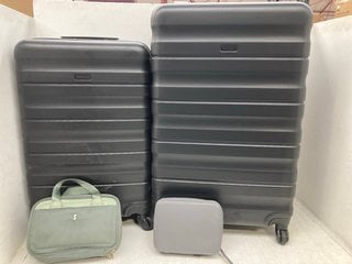 Lot 1350  
            Marchington SR13 - Parcel Delivery Only 

                
4 X ASSORTED TRAVEL ITEMS TO INCLUDE JOHN LEWIS & PARTNERS LARGE HARDSHELL SPINNE...
