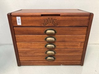 Lot 155  
            Marchington SR13 - Parcel Delivery Only 

                
5 DRAWER WOODEN EMBROIDERY DRAW TO INCLUDE QTY OF ASSORTED EMBROIDERY COTTONS: LO...
