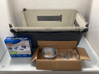 Lot 161  
            Marchington SR13 - Parcel Delivery Only 

                
4 X ASSORTED PET ITEMS TO INCLUDE LARGE PLASTIC DOG CRATE FOR MEDIUM DOGS: LOCATI...