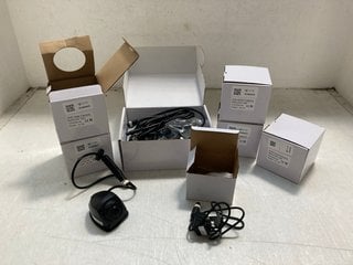 Lot 192  
            Marchington SR13 - Parcel Delivery Only 

                
QTY OF ASSORTED VEHICLE ITEMS TO INCLUDE CMS SUPATRAK RCM 00852 AND SIDE CAMERA: ...