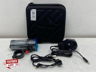 Lot 20  
            Marchington SR13 - Parcel Delivery Only 

                
EXPOSURE LIGHTS STRADA MK12 RS AKTIV FRONT BICYCLE LIGHT - GUN METAL BLACK - ORIG...