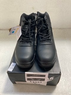 Lot 229  
            Marchington SR13 - Parcel Delivery Only 

                
TUFFKING SAFETY BOOTS IN BLACK-UK SIZE 6: LOCATION - WH10