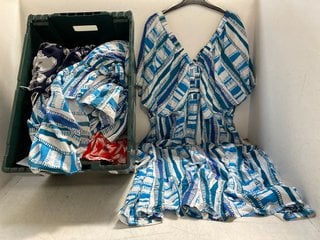 Lot 234  
            Marchington SR13 - Parcel Delivery Only 

                
QTY OF ASSORTED KLASS LADIES CLOTHING IN VARIOUS SIZES TO INCLUDE PLUNGE FRONT AN...